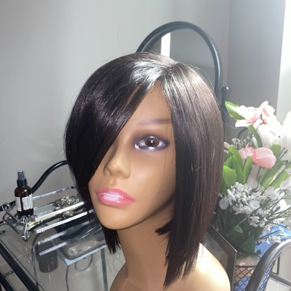 10” Synthetic Layered Bob Wig - Picture 2 of 4